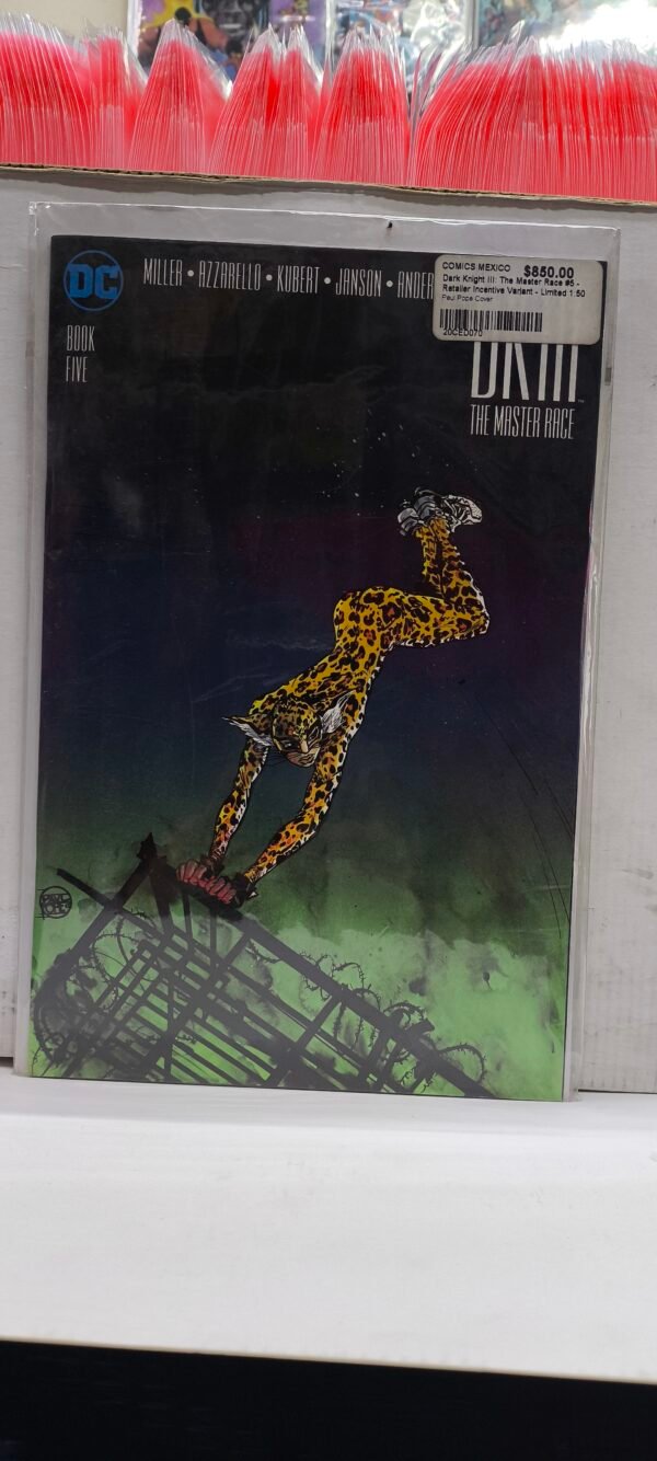 The Dark Knight III The Master Race, publicada como Batman Caballero Oscuro III La Raza Superior, es una miniserie de DC Comics escrita por Frank Miller y Brian Azzarello e ilustrada por Frank Miller, Dark Knight III: The Master Race #5 - Retailer Incentive Variant - Limited 1:50 Paul Pope Cover